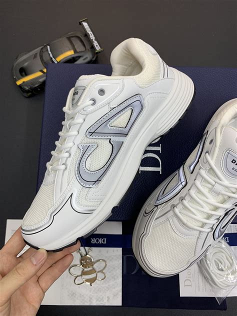 chaussure dior blanche